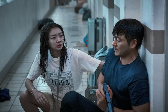 Kim Da Mi dan Park Hae Soo dalam The Great Flood / Foto: Netflix