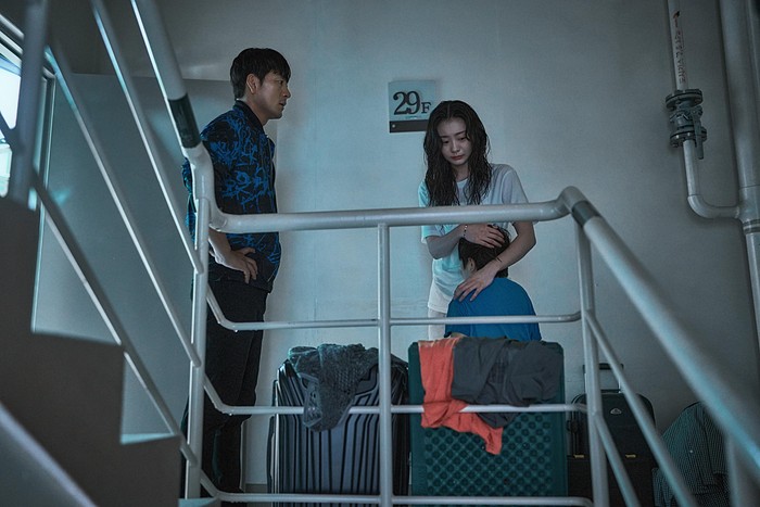 Kim Da Mi, Park Hae Soo dan Kwon Eun Seong dalam The Great Flood / Foto: Netflix