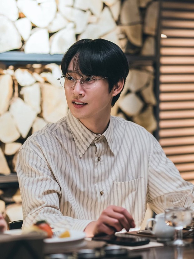 Potret Park Sung Hoon di drama 'Efficient Dating for Singles'/ Foto: instagram.com/hbomaxid