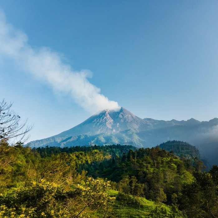 Taman Nasional Gunung Merapi rusak karena penambangan pasir ilegal. Penambangan bisa berdampak pada ekosistem alam dan risiko bencana/Foto: instagram.com/skeletonbernyawa