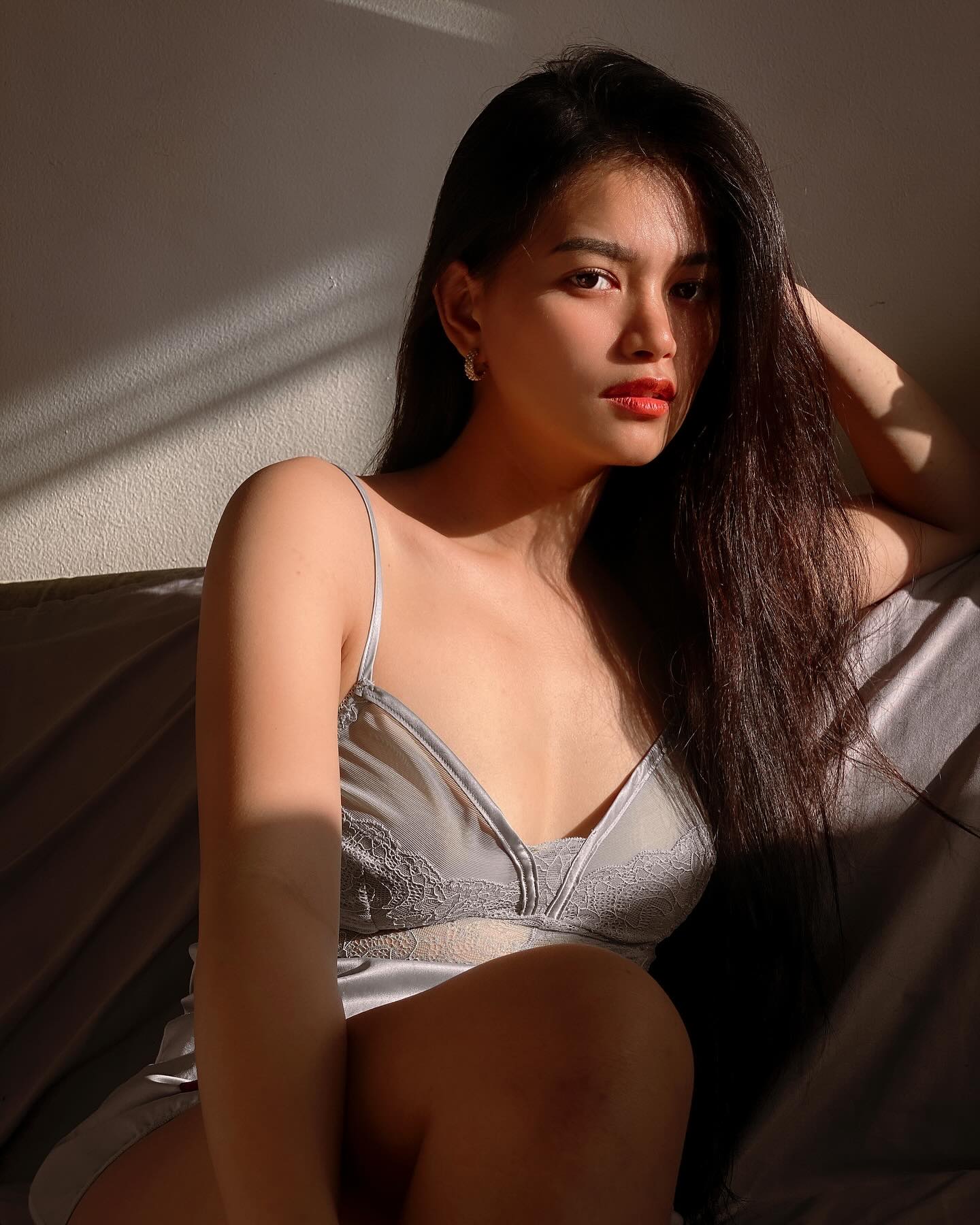 Via ig @angelamorena_