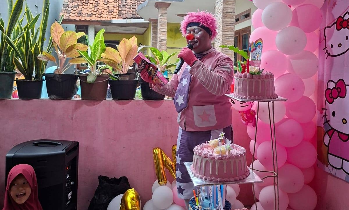 Badut Haurgeulis: Jasa Hiburan Ultah Anak Terbaik & Edukatif