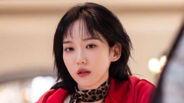Han Ji Hyeon di In Your Radiant Season: Jadi Designer Bebas