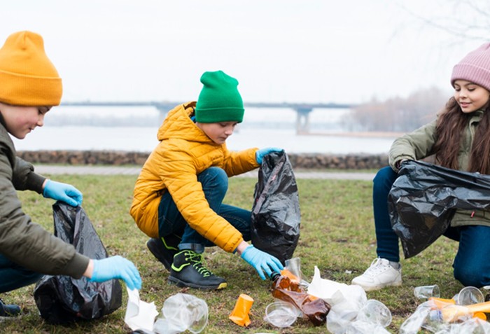 Ilustrasi sikap peduli/Freepik: freepik