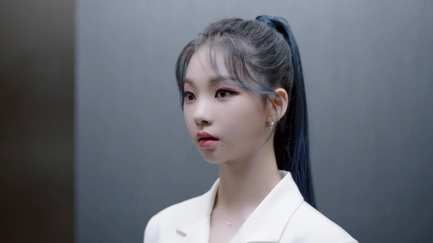 Potret Karina aespa dalam film pendek 'The All-New Hyundai Tucson Beyond Drive'/ Foto: youtube.com/smtown