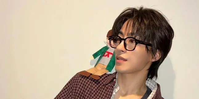 Sinopsis We Are All Trying Here: Drama Go Yoon Jung Terbaru