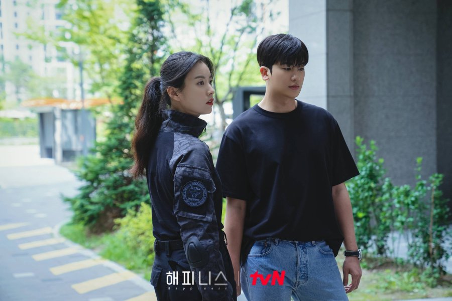 Rekomendasi Serial dan Film Zombie Korea Paling Mencekam, Berani Nonton?