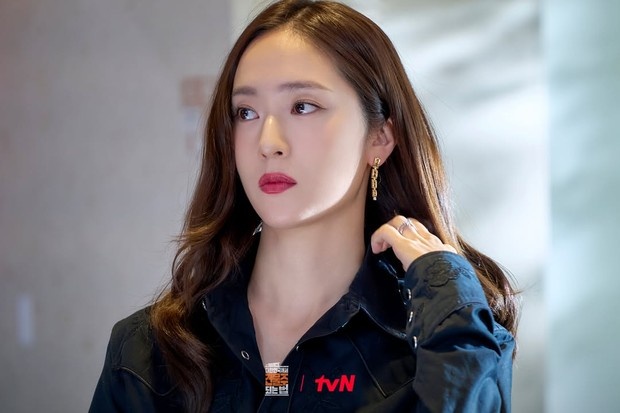 Potret Krystal Jung dalam drama 'Mad Concrete Dream'/ Foto: instagram.com/tvn_drama