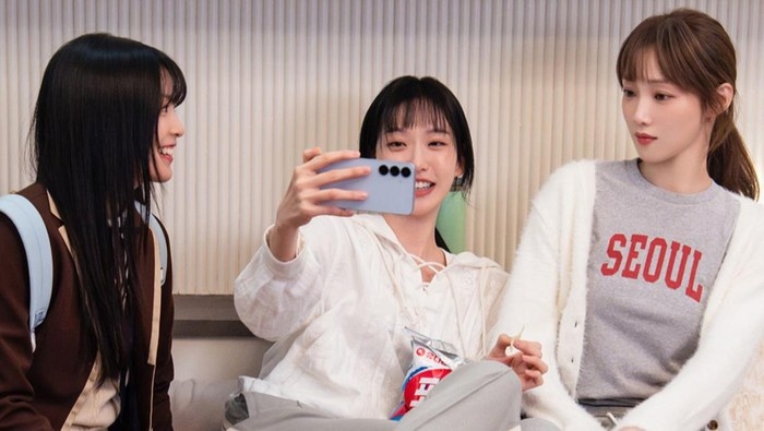 In Your Radiant Season Segera Tayang… Intip Potret 3 Bersaudari yang Visualnya “Slayer” Banget!