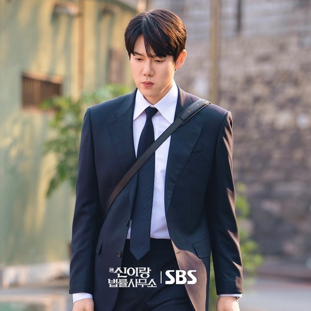 Potret Yoo Yeon Seok dalam drama 'Phantom Lawyer'/ Foto: instagram.com/sbsdrama.official
