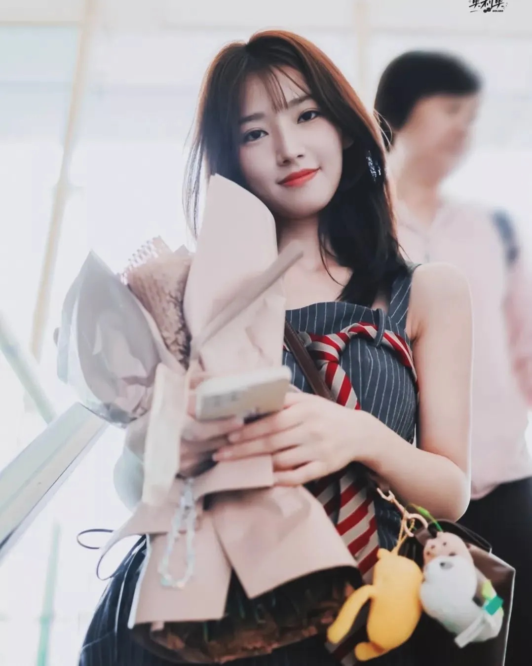 Fang Jin - instagram.com/@fan_fangjin