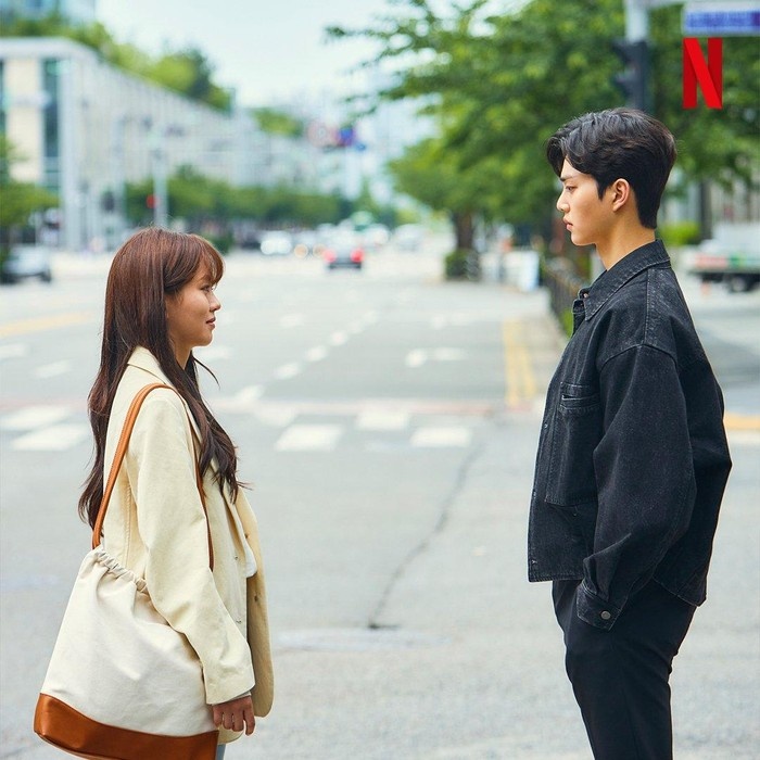 Kim So Hyun dan Song Kang di Love Alarm/ Foto: Netflix