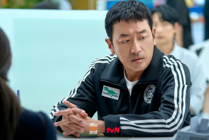Ha Jung Woo di Mad Concrete Dreams/ Foto: instagram.com/tvn_drama