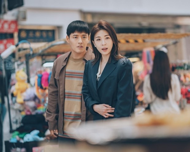 Kang Ha Neul dan Ha Ji Won di Curtain Call/ Foto: