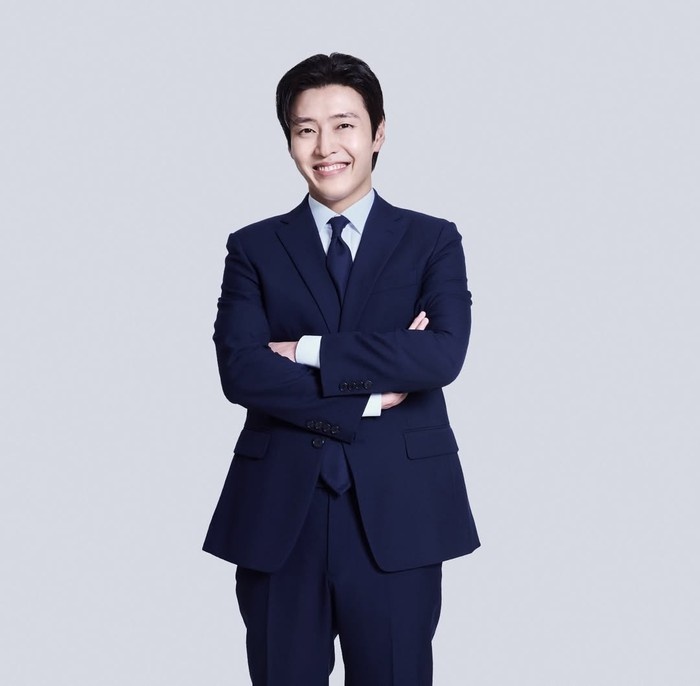 Kang Ha Neul/ Foto: instagram.com/th_company_official