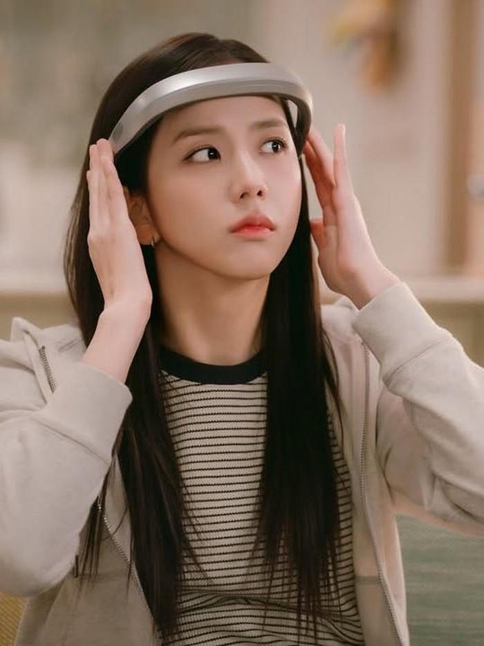 Jisoo BLACKPINK saat membintangi Boyfriend on Demand/ Foto: instagram.com/netflixkr