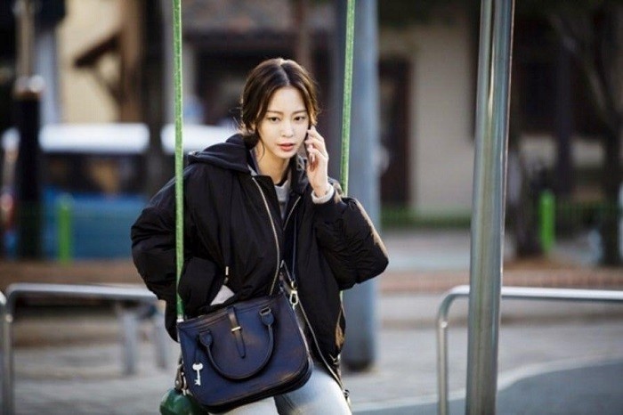 Han Ye Seul dalam drama Big Issue./ Foto: soompi.com