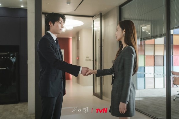 Potret Park Min Young dan Wi Ha Jun dalam drama 'Siren's Kiss'/ Foto: instagram.com/tvn_drama