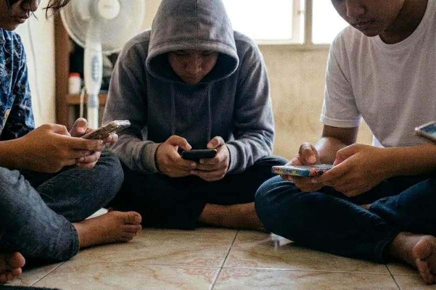28 Maret 2026: Anak Dilarang Medsos, Akun Dihapus, Orang Tua Kena Sanksi