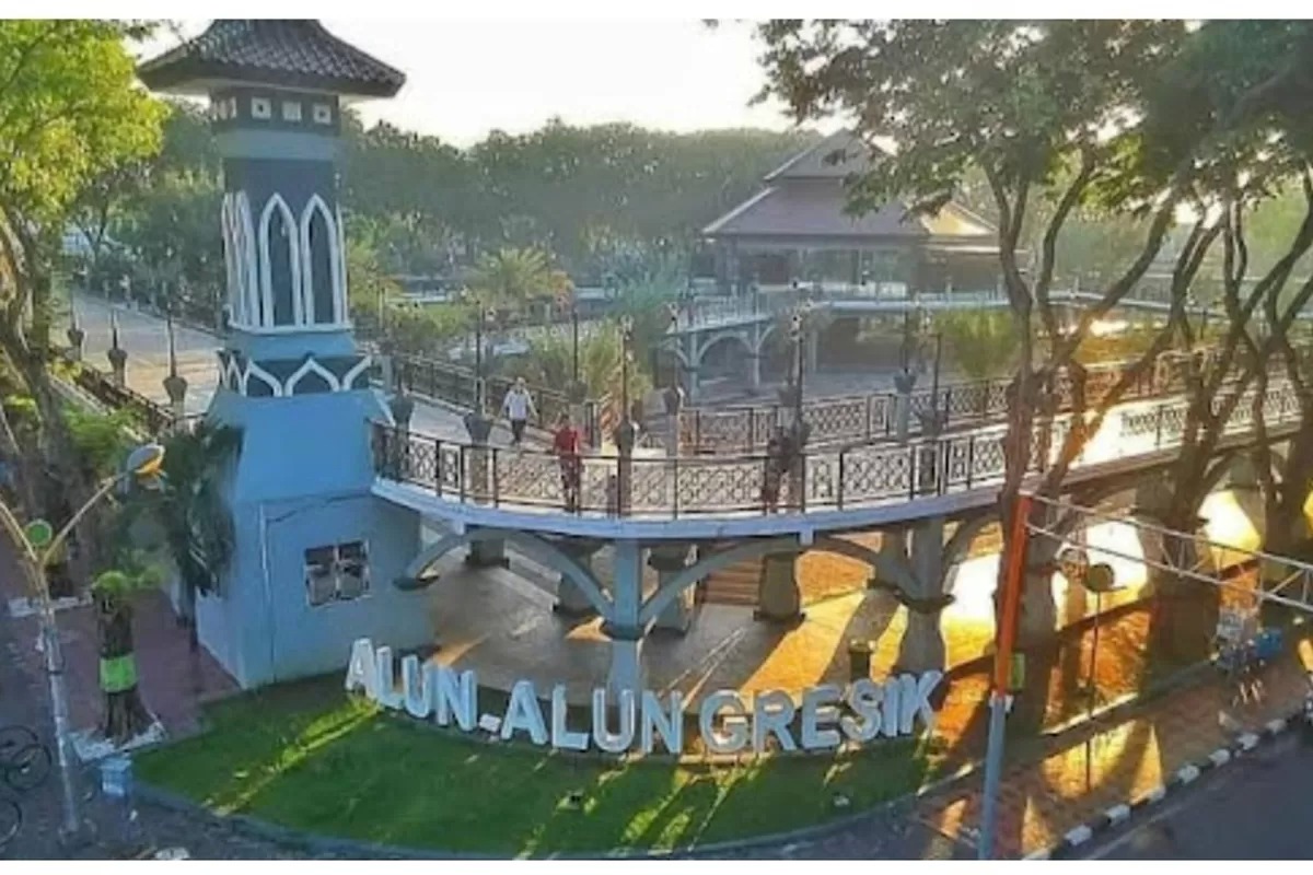 Alun-Alun Gresik: Pesona Unik & Fasilitas Spesial