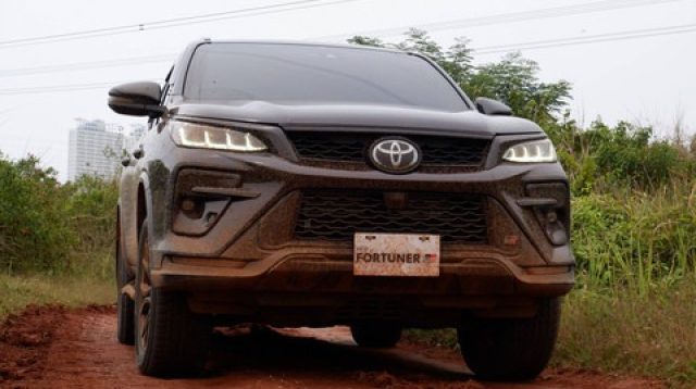 BBM Naik, Penjualan Mobil Toyota Terancam? Ini Fakta Lengkapnya!