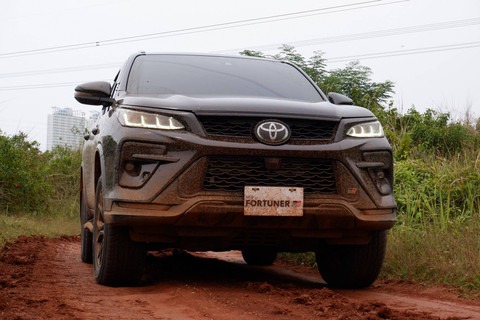 BBM Naik, Penjualan Mobil Toyota Terancam? Ini Fakta Lengkapnya!