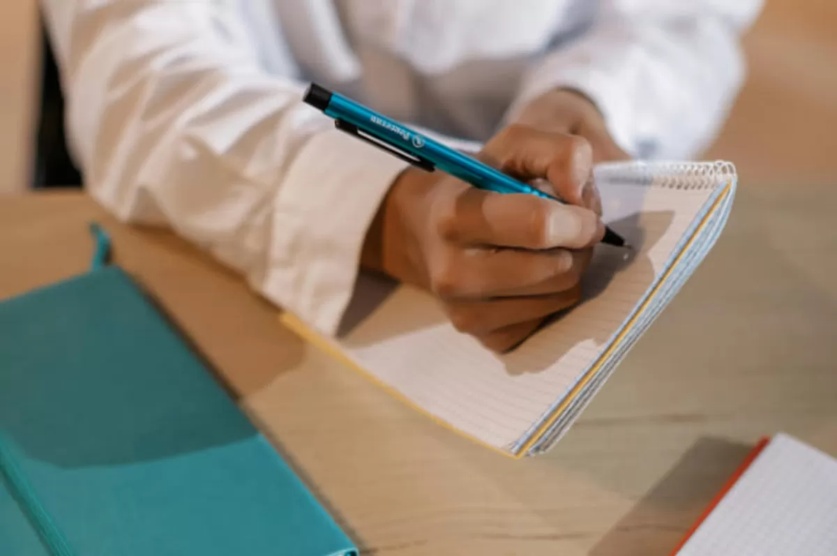 Contoh Surat untuk Kakak OSIS MPLS 2025: Pesan, Kesan, dan Ucapan Terima Kasih