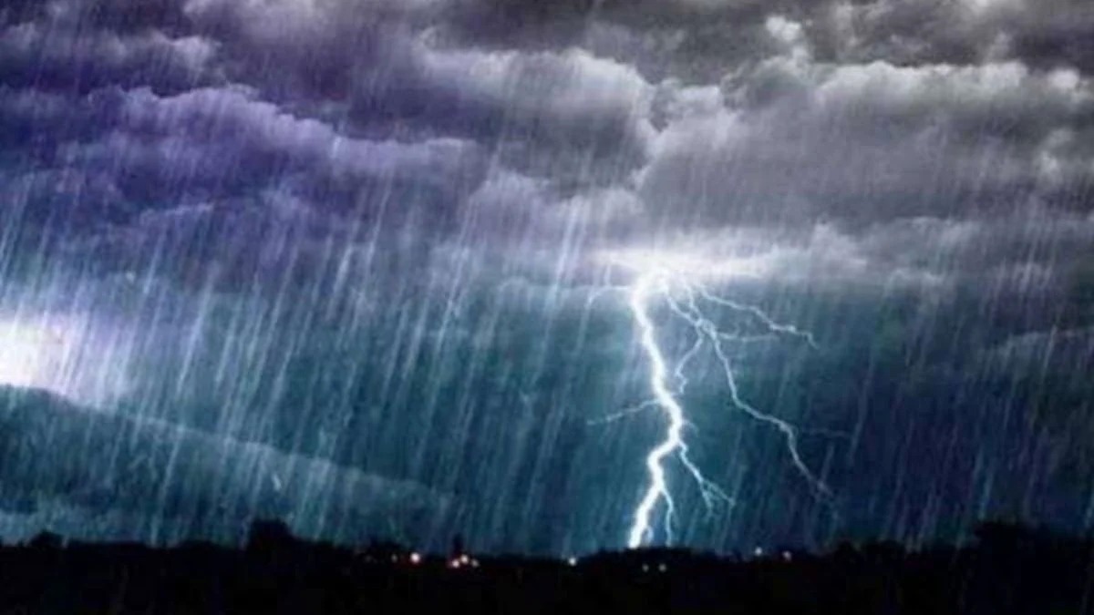 Cuaca Indramayu: Hujan Disertai Angin Kencang