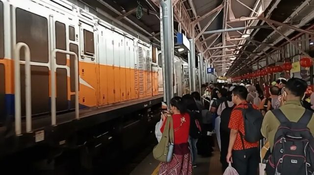 Diskon Mudik 30%: Tiket Kereta Cepat Ludes!