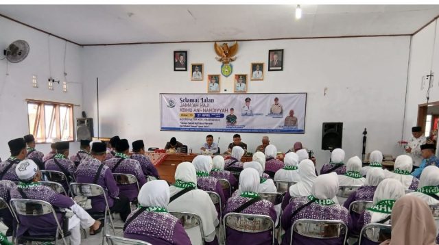 Haru Sang Camat Mengantar Jamaah Haji ke Tanah Suci