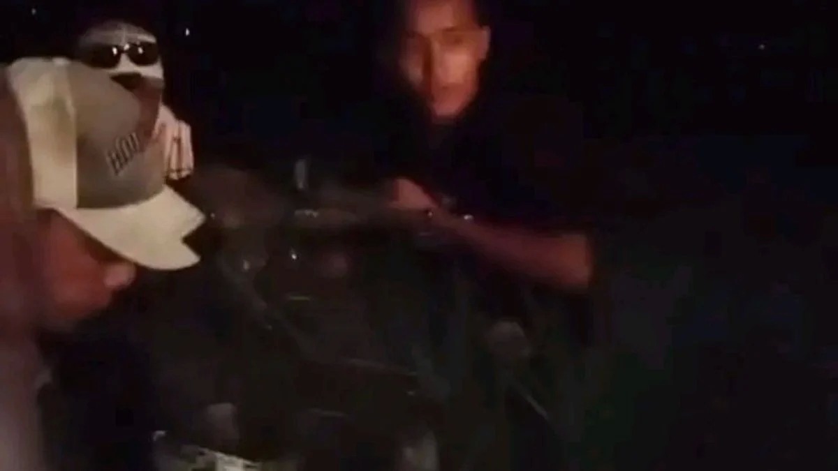 Motor Jatuh ke Sawah Indramayu: Evakuasi Cepat Warga