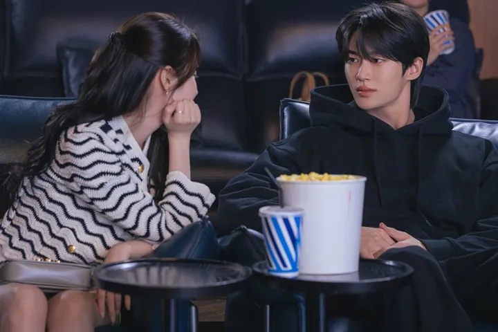 Perfect Crown Episode 2 Sub Indo: IU Agresif, Mas Pangeran Oleng?