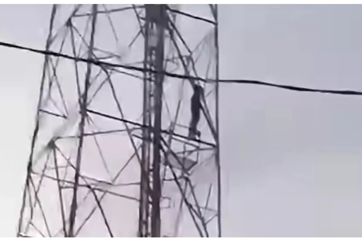 Pria Panjat Tower BTS Sukodono: Identitas & Motif Terungkap