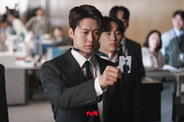 Potret Gong Myung dalam drama 'Filing for Love'/ Foto: instagram.com/tvn_drama