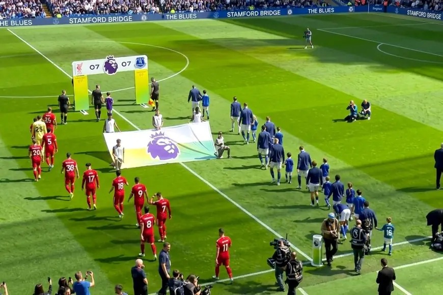 Van Dijk Cetak Gol Kemenangan Derby Merseyside