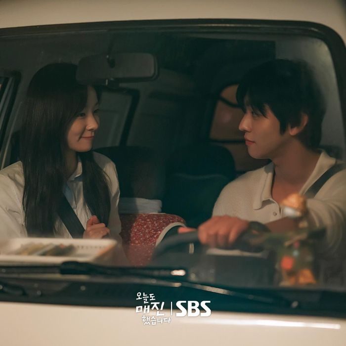 Pertemuan Matthew Lee dan Dam Ye Jin tidak berlangsung lancar dan membuat keduanya tidak akur. Namun, perlahan mereka mengetahui luka tersembunyi masing-masing dan saling menghibur.
