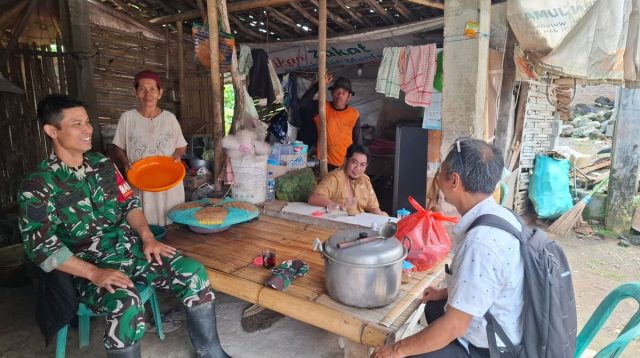 Babinsa Bangodua Jalin Kedekatan dengan Warga untuk Jaga Desa Tetap Kondusif