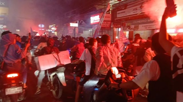 Bobotoh Lumpuhkan Jalur Haurgeulis–Patrol, Euforia Persib Picu Macet 10 KM