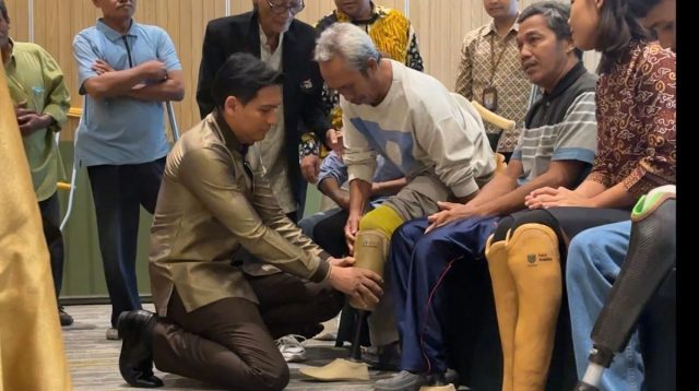 Bupati Indramayu Bersama Perusahaan Jepang Berikan Bantuan Alat Bantu untuk Atlet Disabilitas
