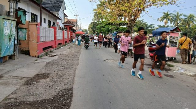 Jogging Pagi Alun-Alun Haurgeulis: Segar & Sehat Akhir Pekan