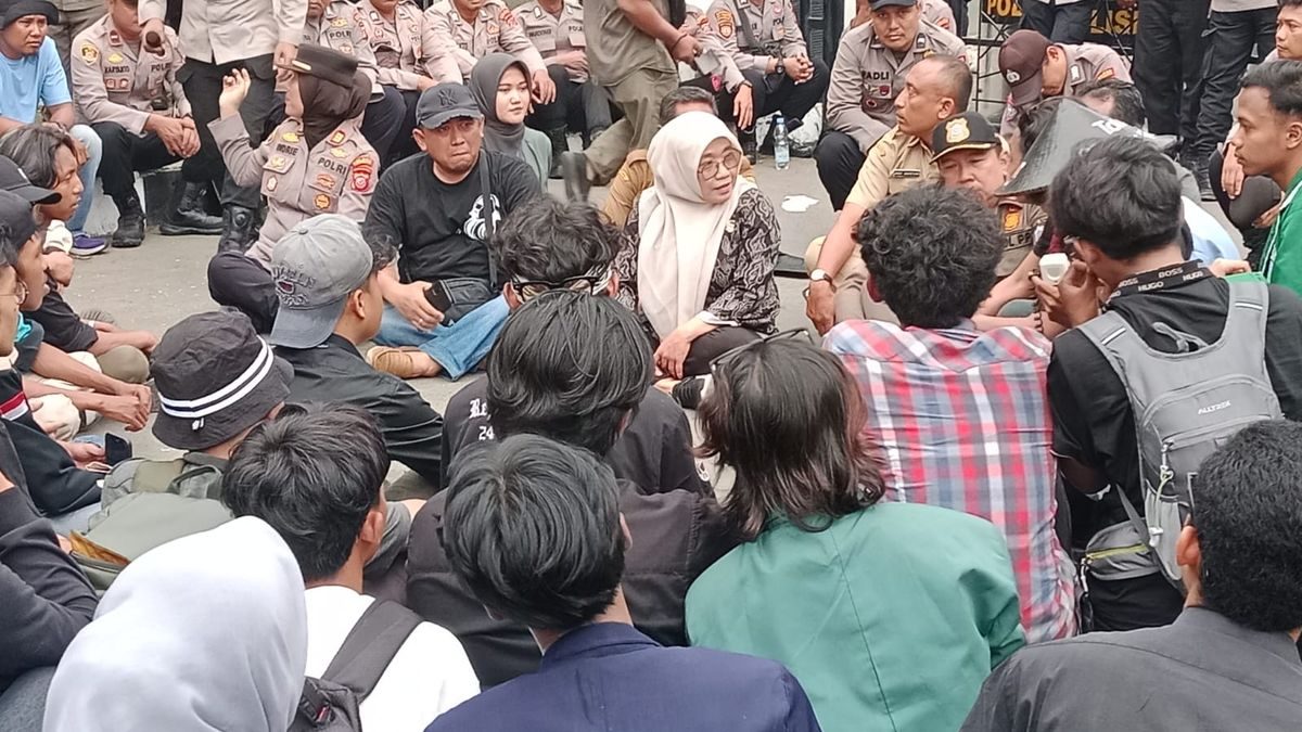 Ketua DPRD Indramayu Dengarkan Aspirasi Mahasiswa Soal UU Cipta Kerja dan Lahan Pertanian