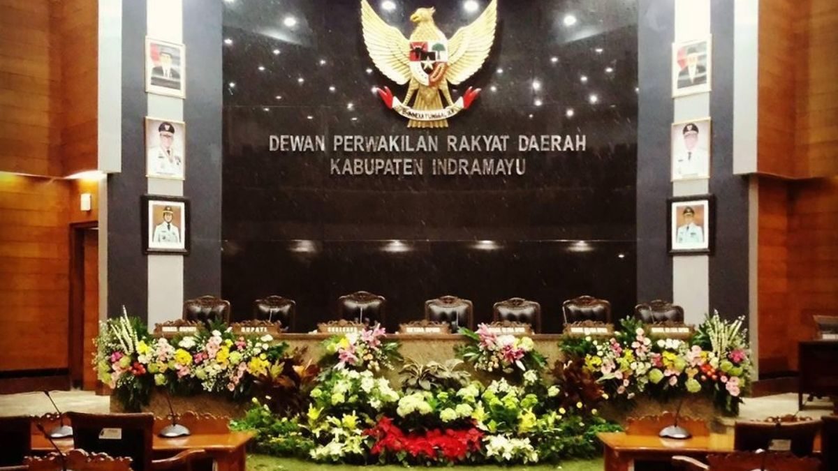 Kisah Pilu Warga Indramayu: Dari Gedung Dewan ke Rumah Saudara