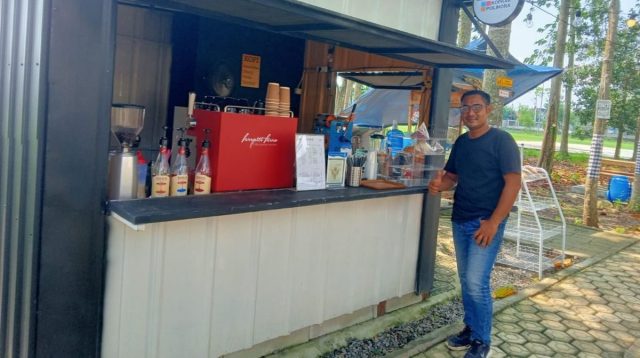 Kopi dan Kafe Ajib Jabon: Tempat Nongkrong Asyik dan Nyaman di Kampus Polindra