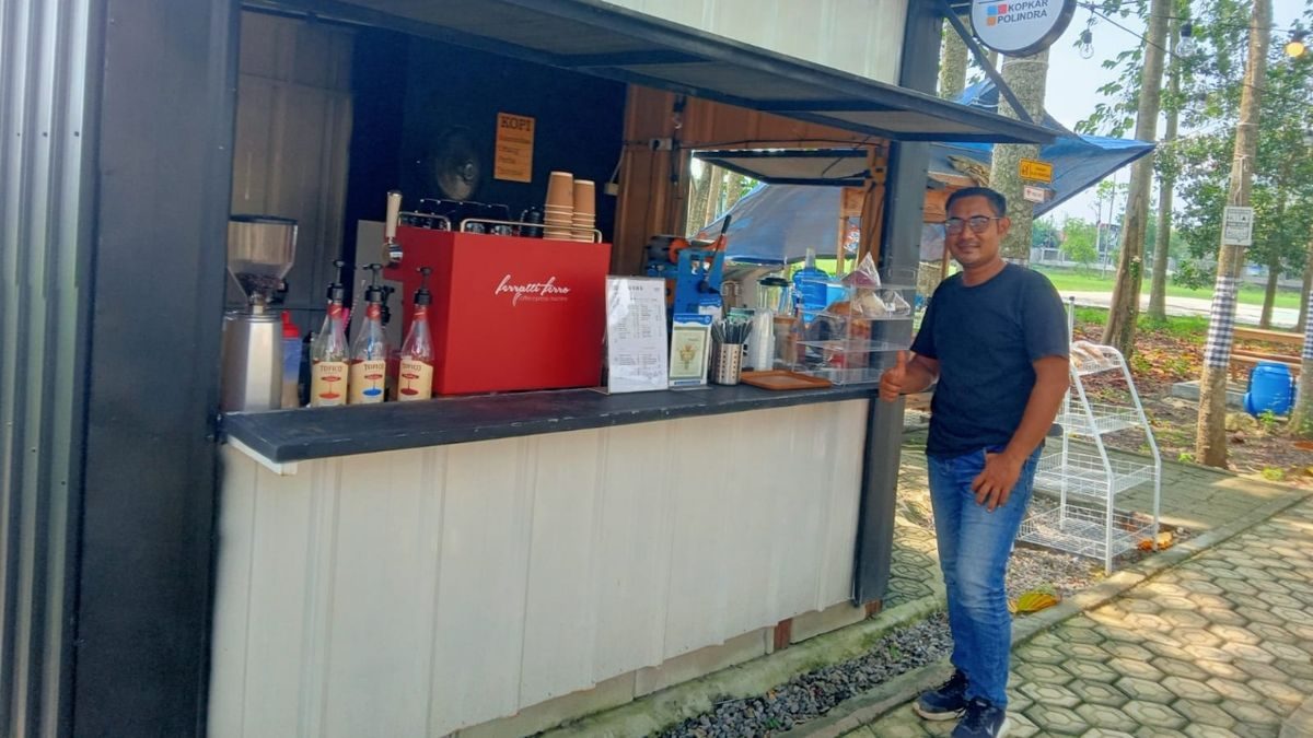 Kopi dan Kafe Ajib Jabon: Tempat Nongkrong Asyik dan Nyaman di Kampus Polindra