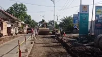 Losarang: Material Proyek Jalan Jadi Bancakan Oknum, Miris!