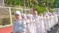 Manasik Haji TK PUI Haurgeulis: Tanamkan Nilai Ibadah & Cinta Islam Sejak Dini Manasik Haji TK PUI Haurgeulis: Tanamkan Nilai Ibadah & Cinta Islam Sejak Dini