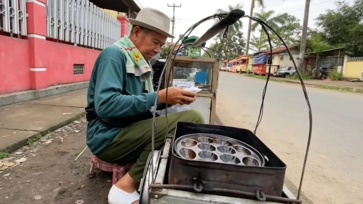 Pedagang Kue Cubit Alun-Alun Haurgeulis: Favorit Anak & Warga