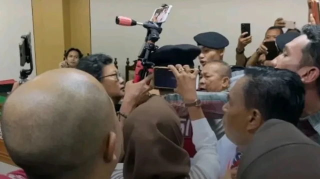 Pembunuhan Satu Keluarga di Indramayu: Sidang Memanas, Terdakwa Ngaku Disiksa Polisi
