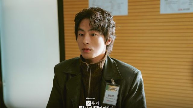 Peran Berbeda Aktor Koo Kyo Hwan dalam Dua Proyek Akting Terbaru