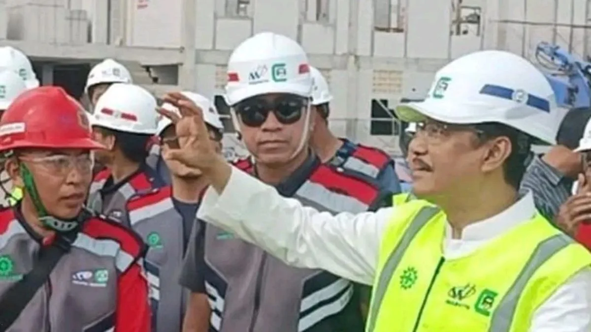 Pertanyaan Anggaran Rp27 Miliar untuk Sepatu dari Mensos